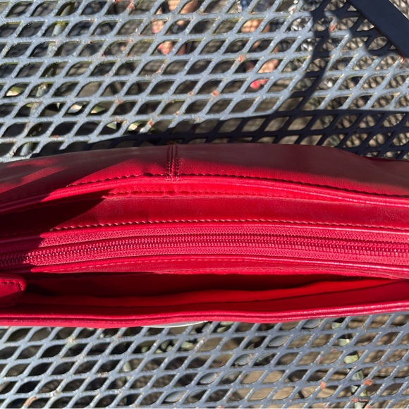 Red Shoulder Bag - Picture 6 of 12